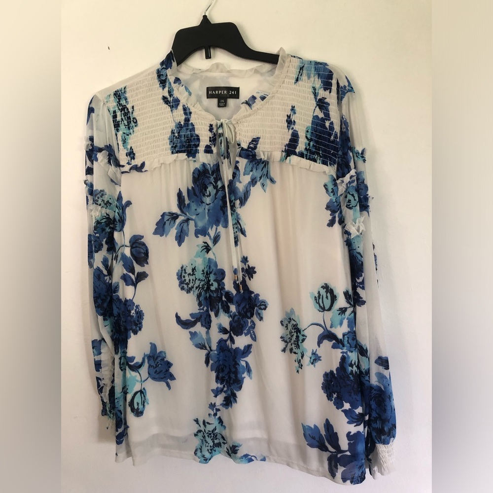 Harper 241 Cute white and blue women's blouse size 2Xl